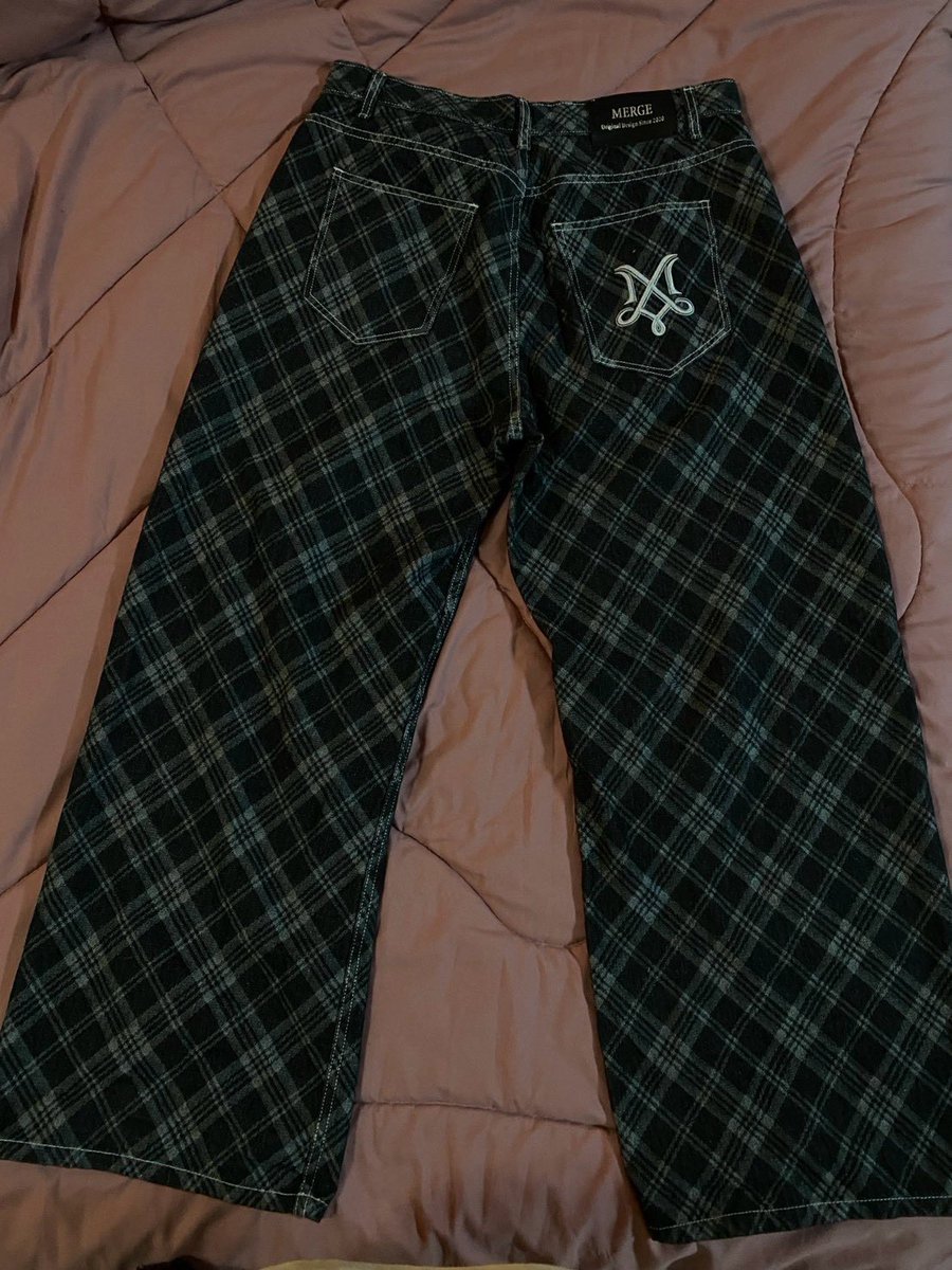 _iwantsleepnow's tweet photo. 3. กางเกง merge XL 800.- รวมส่ง

#ส่งต่อเสื้อผ้า #ส่งต่อmerge #เสื้อผ้ามือสอง 
#ส่งต่อเสื้อผ้ามือ2 #ปล่อยต่อเสื้อผ้า #มือสอง #merge
#โล๊ะตู้ https://t.co/f2R539KBsG