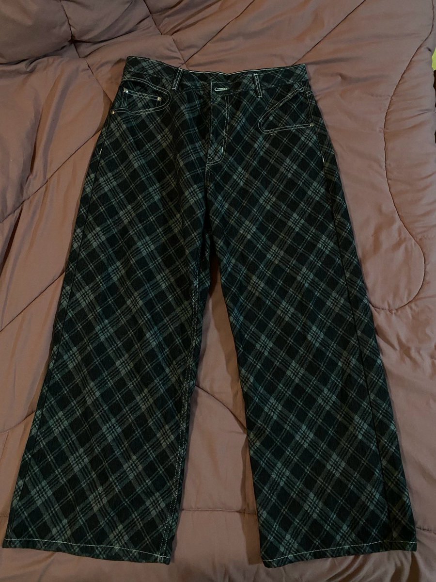 _iwantsleepnow's tweet photo. 3. กางเกง merge XL 800.- รวมส่ง

#ส่งต่อเสื้อผ้า #ส่งต่อmerge #เสื้อผ้ามือสอง 
#ส่งต่อเสื้อผ้ามือ2 #ปล่อยต่อเสื้อผ้า #มือสอง #merge
#โล๊ะตู้ https://t.co/f2R539KBsG