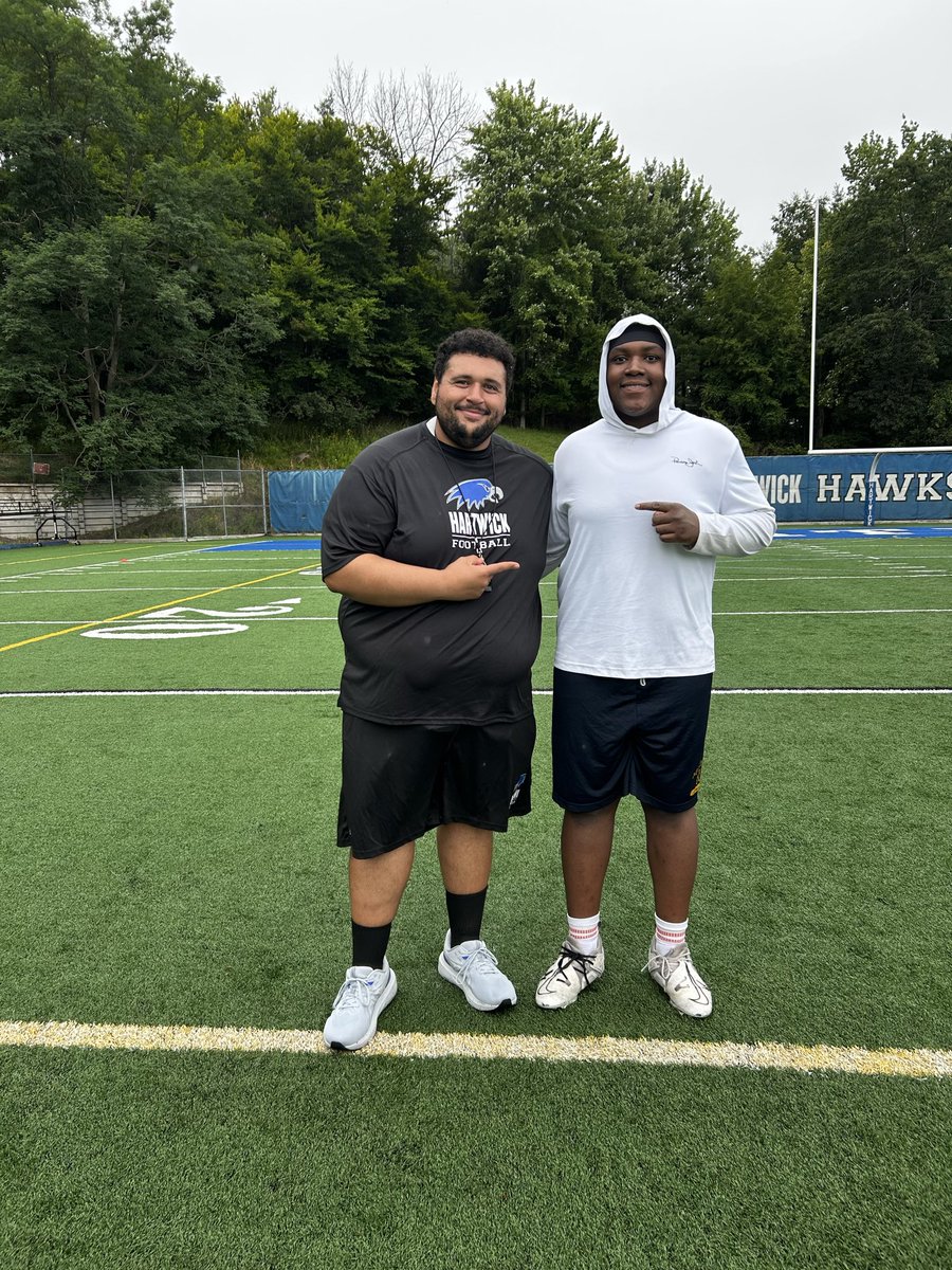 AbdoulSienou71's tweet photo. Had a great day at @HartwickFball prospect camp! Thank you to @CoachElmore70 and @CoachRogers13 for the invite to camp excited to get back up 🦅💙💙 https://t.co/nqQzdd0JHq