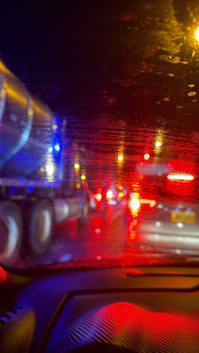 felipereyesT's tweet photo. @CoviandinaSAS xq estamos detenidos en via antes del túnel de naranjal! https://t.co/72yfqUJYMl
