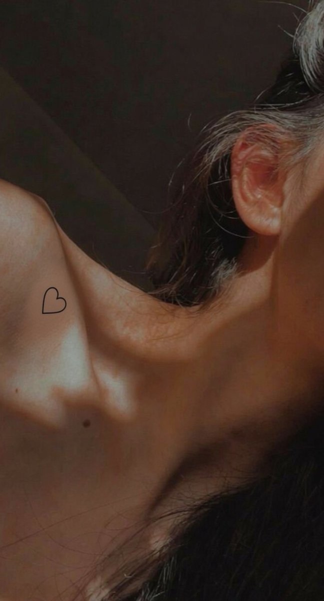 ValeriaCruz022's tweet photo. De locura me he hecho un tatuaje... https://t.co/CKyOINg1O4