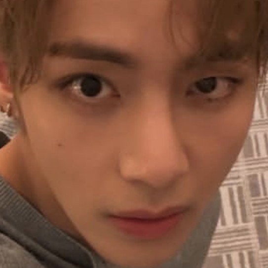 7withluv__'s tweet photo. that asymmetrical eyes of yours taehyung.. https://t.co/JUqnmbeNVu