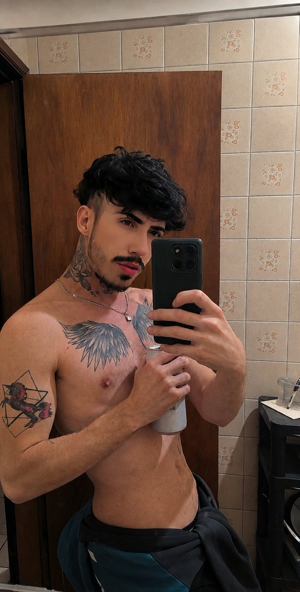 MikeAlec0's tweet photo. O moço!! X A Pika https://t.co/WkE3NzE7vH