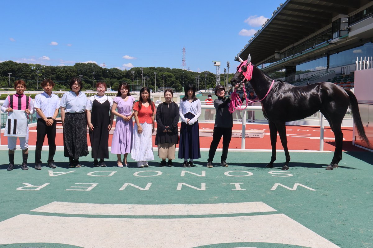 hochichihokeiba's tweet photo. 【阪神アーバン競馬】園田競馬

６Ｒは、ブルーブレイブ（飯田良弘厩舎）が、杉浦健太騎手を背に、ヤマトチャージとのマッチレースを制し、３連勝を飾りました

#ブルーブレイブ
#杉浦健太
#飯田良弘 https://t.co/VebxaK8ylf