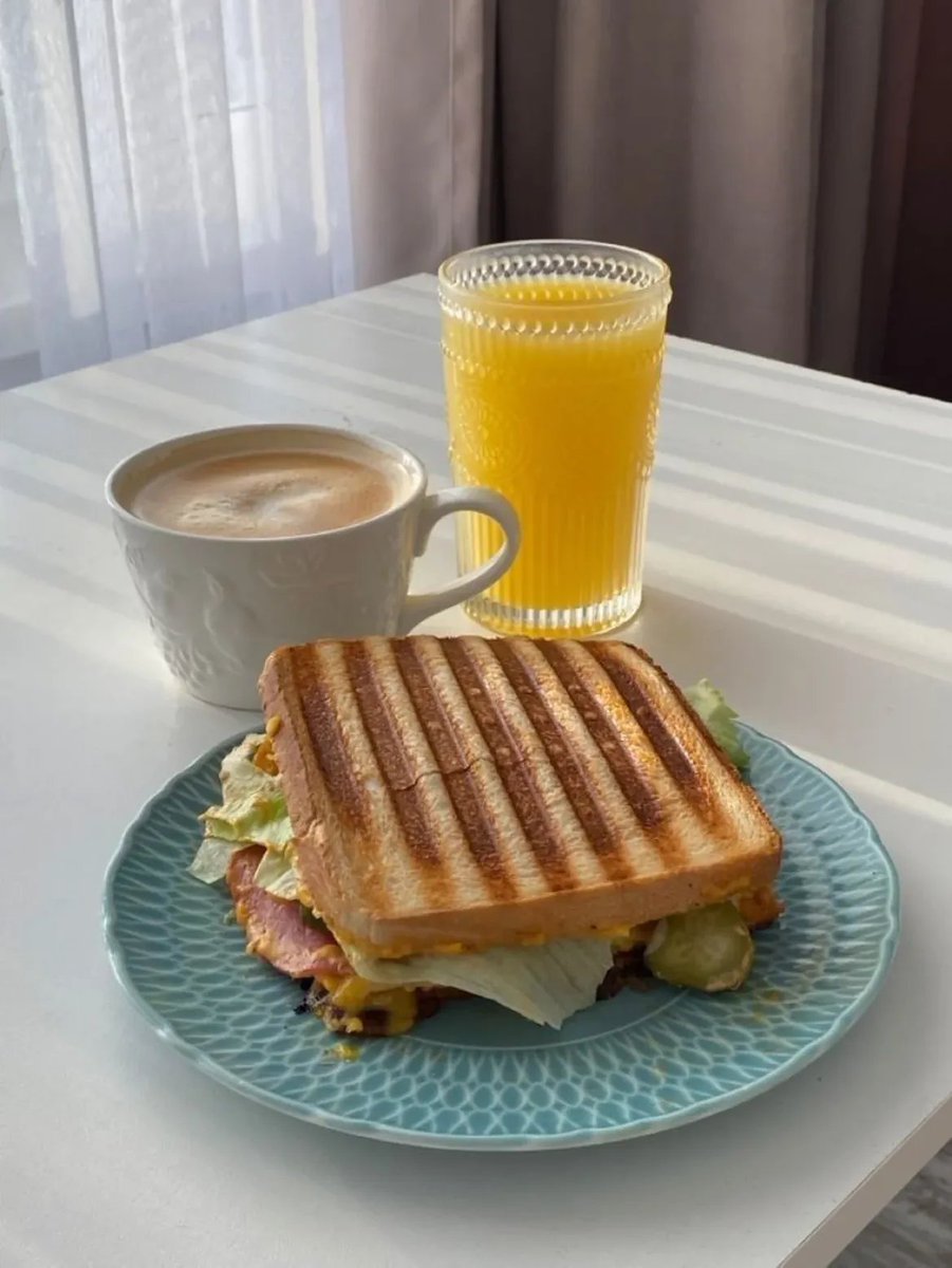 ladeehcares's tweet photo. Breakfast is the most important meal of my day—what's your favorite meal? https://t.co/7zgOvnJrn5