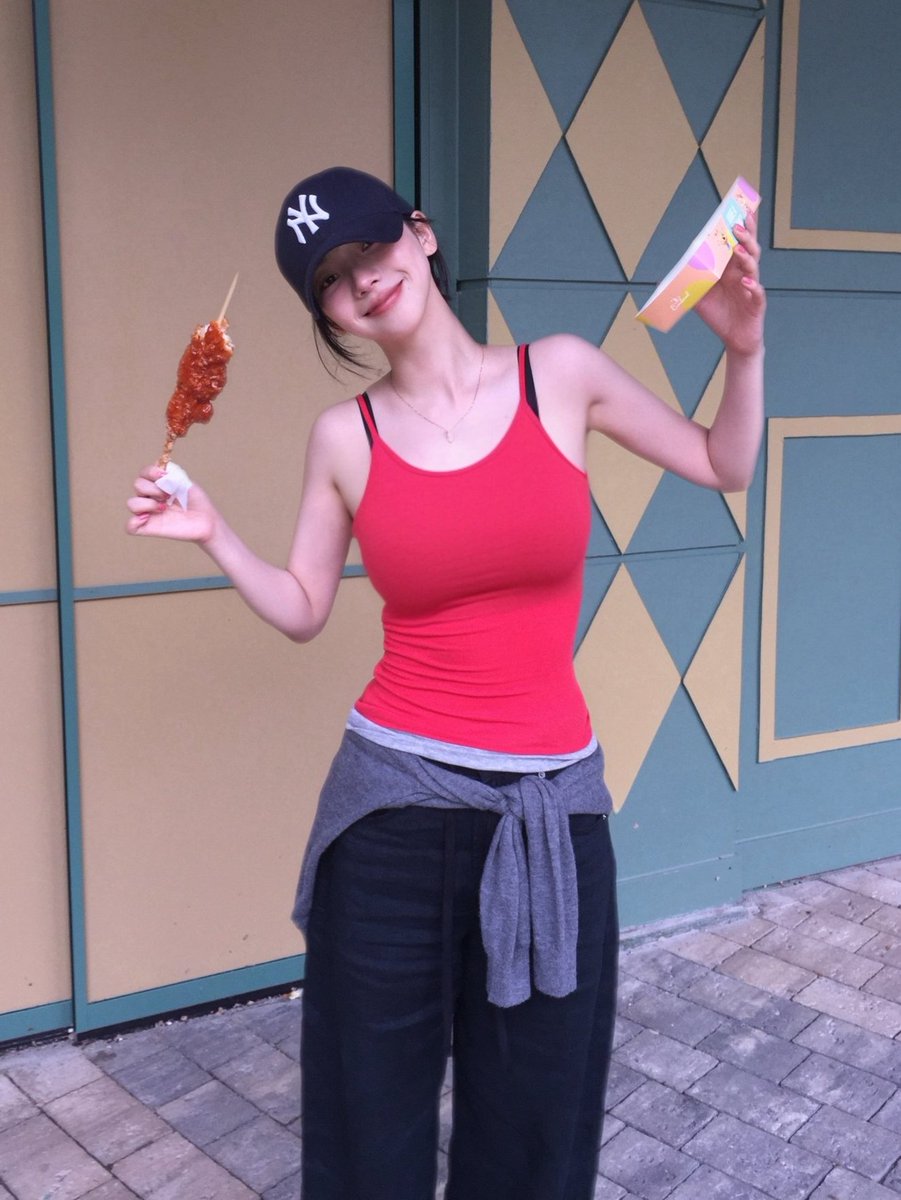 karinaspics's tweet photo. BODY SO TEA https://t.co/EDlSkQyLxv
