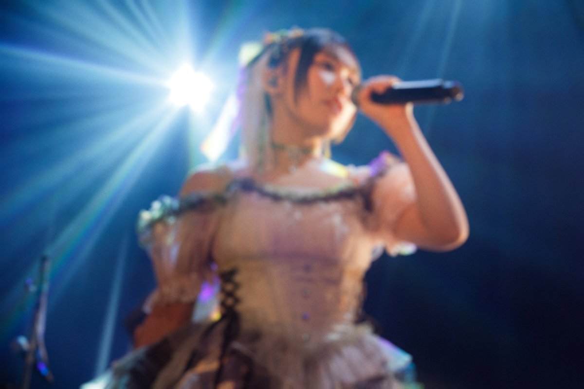 Raffle_info's tweet photo. ＼ 🎉 大好評販売中🎉／
『#鈴木愛奈 勇者との密会〜ライブスペシャル2026〜 ≪Birthday Encore≫開催記念ラッフルくじ』開催中っっ✨

なんと実際の景品に使用するライブ写真を、ひと足お先にチラ見せしちゃいます👀📸
ゲットできたら一生の宝物になること間違いなし…！

🔽詳細はこちらから
https://t.co/FztWBMIPVE

📅販売期間
9月30日(水)23:59まで