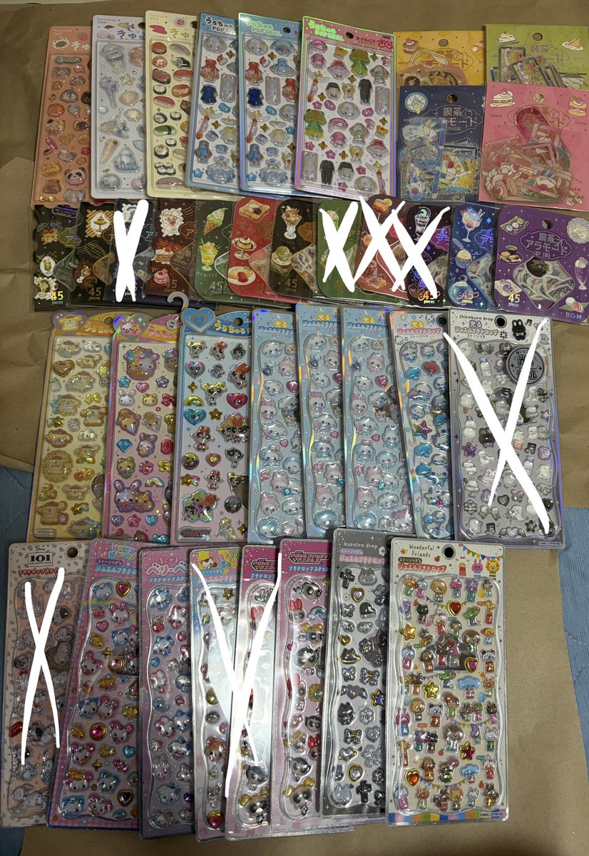 47monn's tweet photo. 【譲渡】ボンドロ ボンボンドロップシール うるちゅる きゅるるん プチドロ

譲)画像

求)定価＋送料＋梱包費50円

ボンドロ1枚目上段厳しめ4枚目上段>下段を2枚〜含む方
2枚目は4枚目同数〜
1枚目下段2枚につき3枚目から1枚
3枚目、4枚目単体譲渡🙆‍♀️

4枚目多く含む方優先

 #シール交換
#シール譲渡 https://t.co/XuSIHSfELD