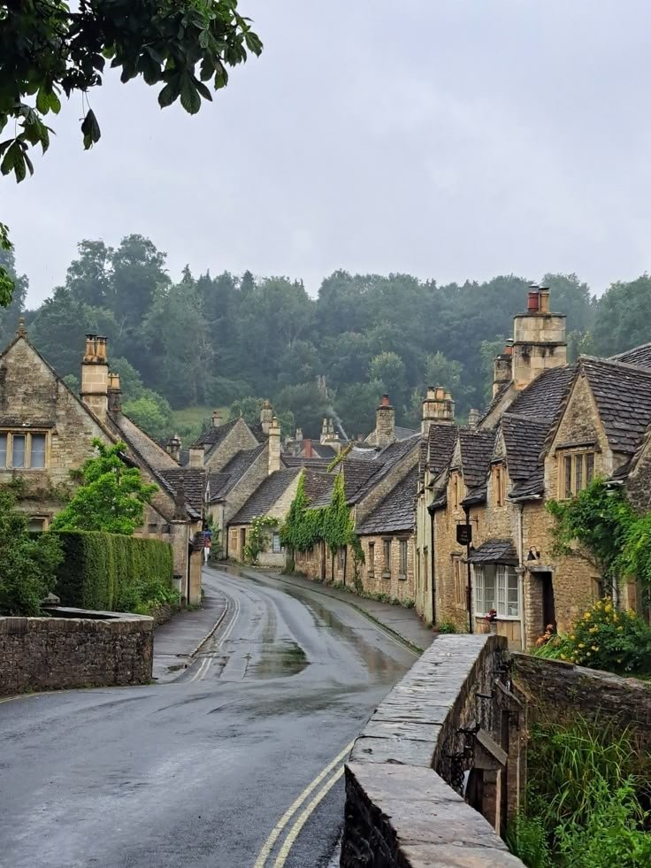 orbivelle's tweet photo. the cotswolds after the rain https://t.co/67ZGEXwUlN