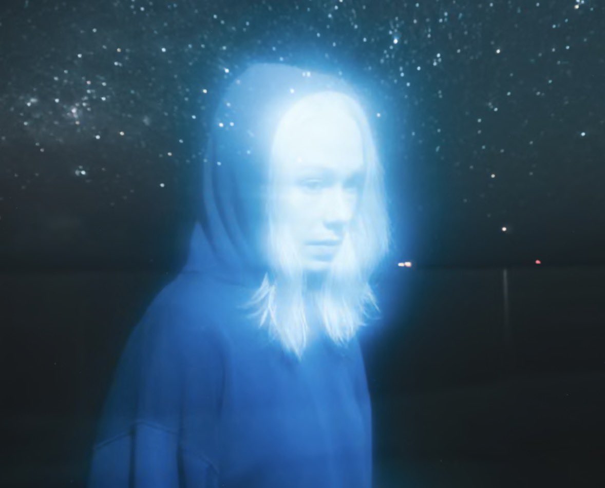 sourcebridgers's tweet photo. ’Lost Weekend’ by Phoebe Bridgers receives 5/5 stars by The Guardian! ⭐️⭐️⭐️⭐️⭐️ 

Bridgers’ lyrics are brilliant throughout, but they’re matched by the individuality of Lost Weekend’s sound. At heart it’s a well-written Americana-infused indie singer-songwriter album, complete with the yearning melodies, acoustic guitars, mandolins and melancholy violin you might expect, made by people well-versed in such things.