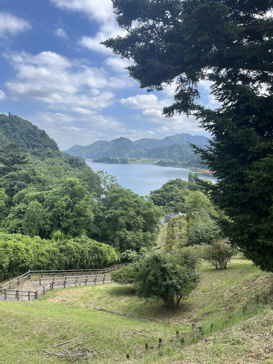 CowardF3's tweet photo. 毎回同じ場所に来て同じ写真を撮ってるな https://t.co/OfmtyVHoec