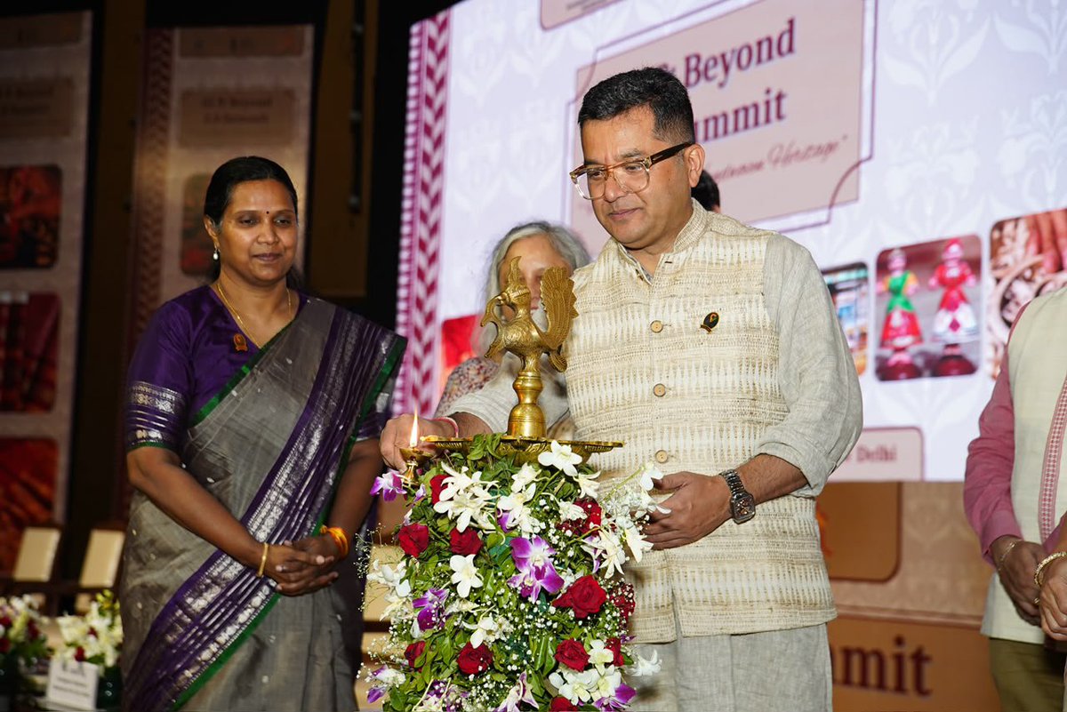 TexMinIndia's tweet photo. GI & Beyond 2.0 Summit brings together policymakers, industry leaders, artisans, innovators, and GI stakeholders to strengthen India's Geographical Indication ecosystem and unlock new opportunities for authentic Indian products.

The Summit was inaugurated by Hon'ble Minister of State for External Affairs & Textiles, Shri Pabitra Margherita, in the presence of Smt. Neelam Shami Rao, Secretary (T), Dr. M. Beena, DC Handlooms, Smt. Amrit Raj, DC Handicrafts, along with senior officials.

#GIBeyond #GIProducts #Handloom #Handicrafts #VocalForLocal #AtmanirbharBharat @dchandlooms01 @handicraftsdc @PmargheritaBJP