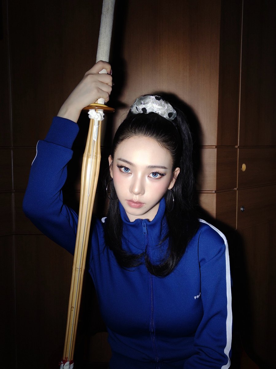 aespa_official's tweet photo. 품행으로 광야를 빛내라

#aespa #æspa #에스파
#KARINA #카리나
#Switchblade #aespaSwitchblade
#LEMONADE #aespaLEMONADE https://t.co/8f7cCbqmvS
