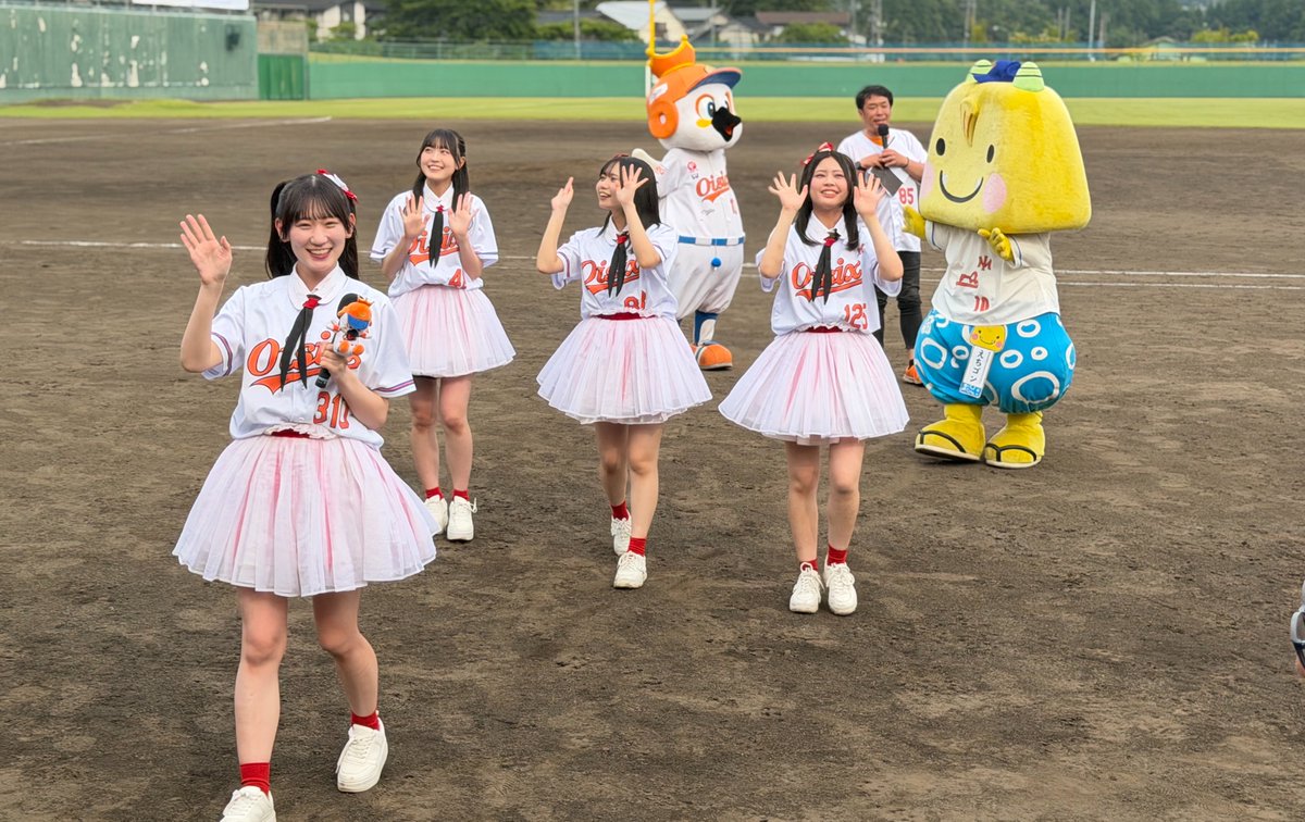 echi_gon's tweet photo. 8月5日は、NGT48の佐藤海里さんのお誕生日！🎂おめでとうございます！だゴン！
この1年（というかここ数ヶ月で）、2度の始球式に、柏崎花火の中継にとご調整頂きありがとうございました！益々のご活躍を期待いたしております！ゴン！
#NGT48 #佐藤海里
#佐藤海里生誕祭2026 https://t.co/8JqxtIYgR3