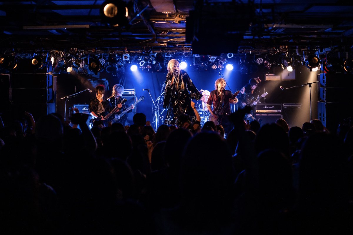 s_rasetsu_sai's tweet photo. 改めてSCREW和己さん。
お誕生日おめでとうございます🎉

今回の素晴らしいイベントのオファーをして頂けた事で一生の思い出を作る事が出来ました。

本当にありがとうございます。

LIVEでは和己さんへのサプライズBIRTHDAYもお祝いさせて頂く事が出来ましたし、隣で演奏している和己さんの姿を見ては、めちゃくちゃかっこいいな！

っと思いながらDEEP SIXをリスペクトを持ち、魂を込めて歌わせて頂く事が出来ました。

SCREW、最高です。

今後のご活躍も陰ながらではありますが、心より応援しております。

砦-SAI-

📷━📸━📷━📸━📷━📸
Photo : @Sanaharukawa
📷━📸━📷━📸━📷━📸