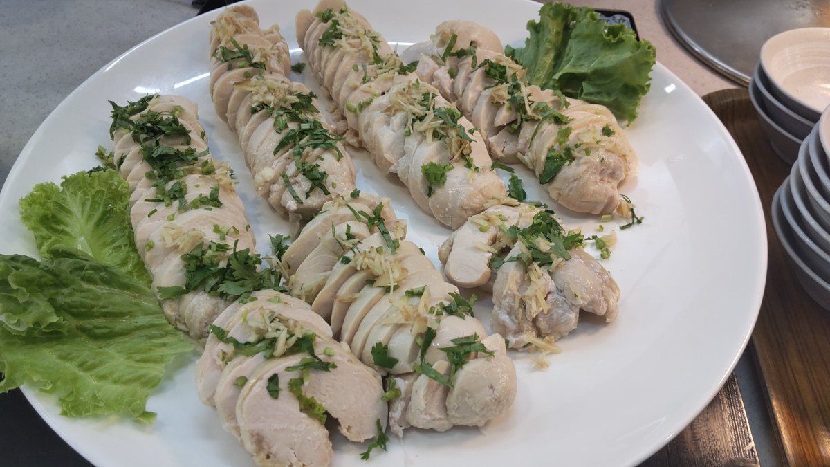 hiroba_organic's tweet photo. お料理のおかわりは
14時半までできます。

ランチビュッフェはまだ間に合います。
ご来店お待ちしております。 https://t.co/s5sujeajvn