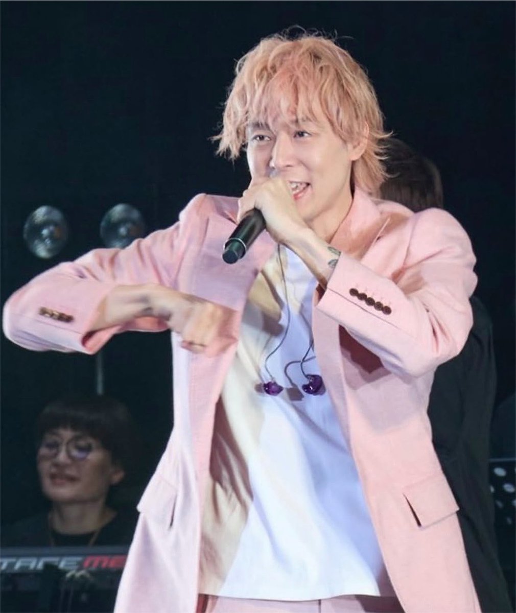 hiroro13221's tweet photo. 【美韓】パク・ユチョンに投票完了！現在の得票数:1062票
パク・ユチョン「もっともっと幸せになろうね❤️」
人気投票はこちらから↓

なんと(＠_＠;)
1位との差が1票だなんて❣️
ファイティン🔥

 https://t.co/fnXMRYSsng #パク・ユチョン #ParkYuChun #박유천 #パク・ユチョンからのメッセージ https://t.co/gmfWjVzRad