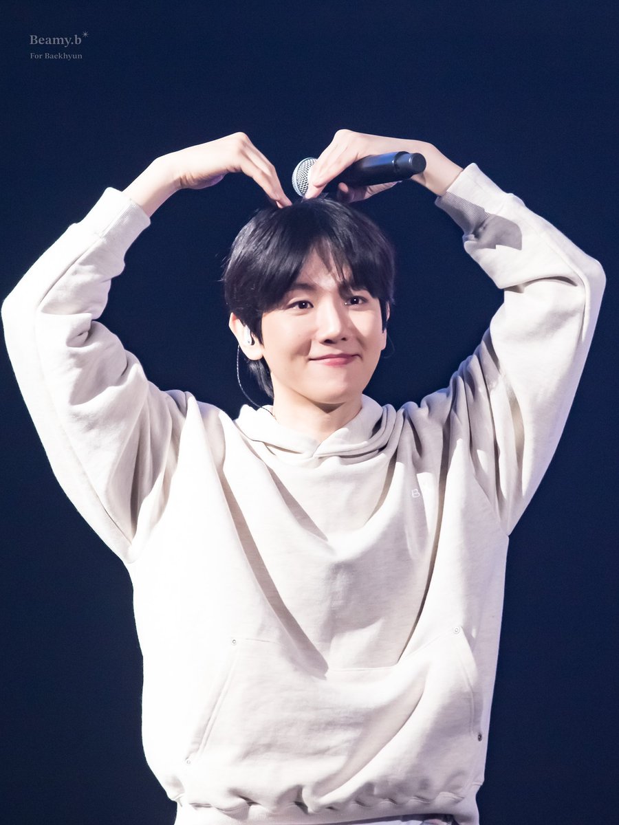 _bbhaz56_'s tweet photo. 백현아 내사랑،오늘도 내일도 영원히 사랑해
넌 나를 행복하게 해 넌 내 삶의 빛이고 날 치유해 줘..✨
얼마나 오래 걸리든 우리는 기다릴게 서두르지 말고 천천히 와
넌 언제나 내 마음속 1번이야 소중한 백현아
또 사랑해❤️🫶🏻
#MessageForBaekhyun
#백현에게한마디
#BAEKHYUN #백현
@B_hundred_Hyun https://t.co/a71oSC2pNs