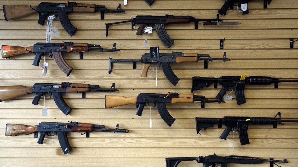 Revolucion3_0's tweet photo. #Principal | 🔫 EU desmantela redes de tráfico de armas en Arizona destinadas a cárteles mexicanos
Más información 👇🏻
https://t.co/aDHEpjg8rj https://t.co/gtq1L3TCz0