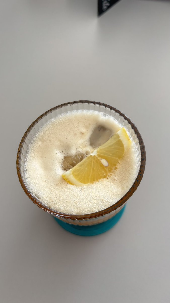 Cinnamon_pow's tweet photo. Less sugar, more freshness. Lemon tea with stevia. 💛🍃 https://t.co/fBCv08xBBw
