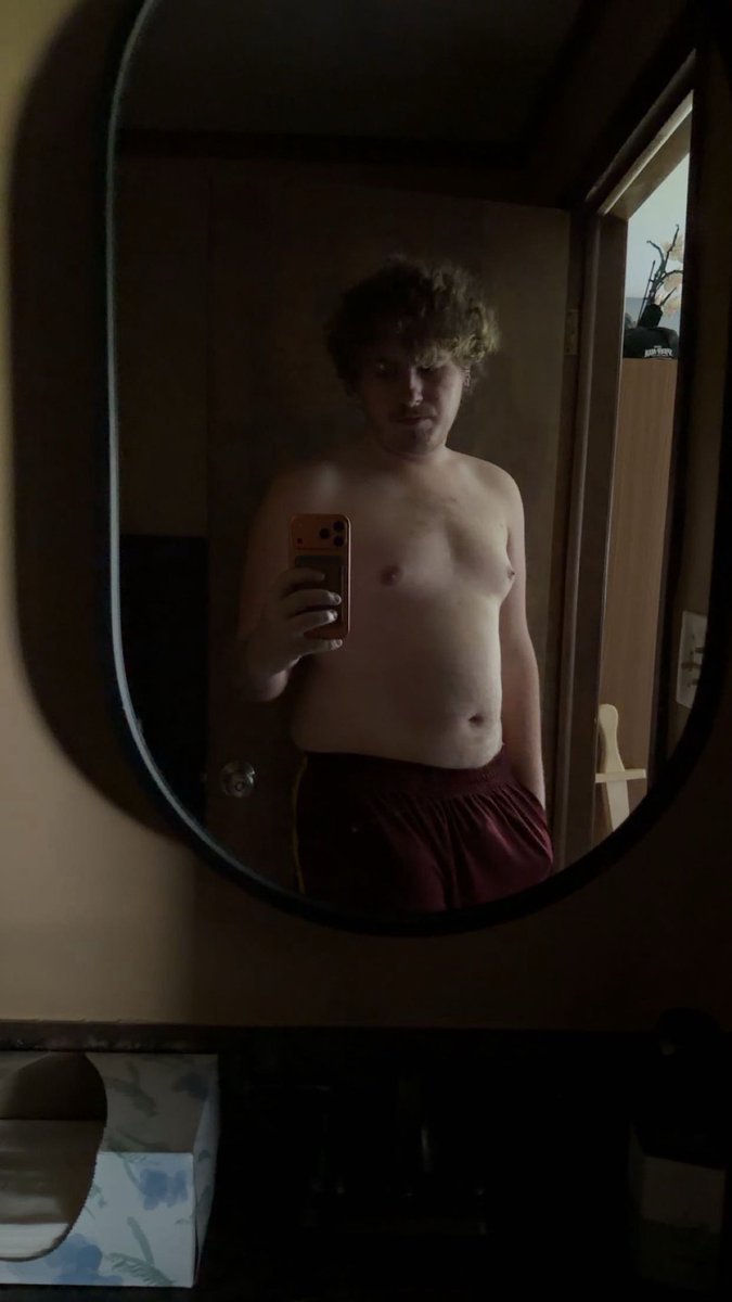 bearguycreed's tweet photo. missing this hair rn i need a haircut https://t.co/Vl3sZNtEwd