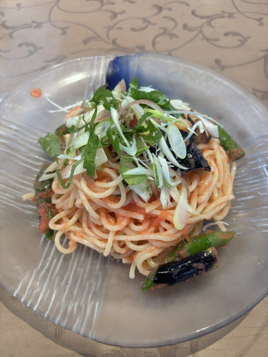 SUNi3150's tweet photo. 今日のお昼ぅ〜🍽
明太子とレモンの冷製パスタ(サラダ、スープ付) https://t.co/fOWIndlVvf