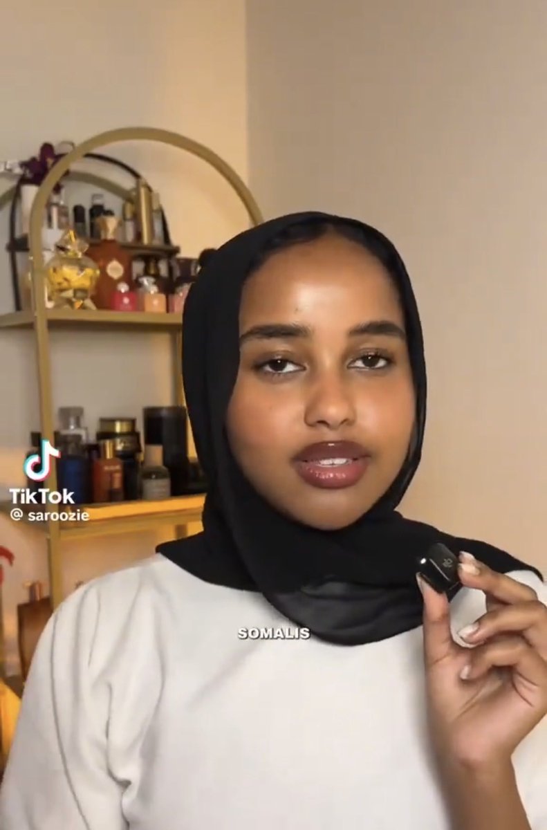 yasihade's tweet photo. Biyo ku liq midhkan inaneey😁 
Wadankaygii Somalia ku te!! 
Somalia wax wacan laga sheegaa halkay joogtaa. Wax aadan lahayn laguma farxo, waliba marka cuqdadi ku biyo dhigto adoo da’yar ah waa sad. https://t.co/nECDQULYTG