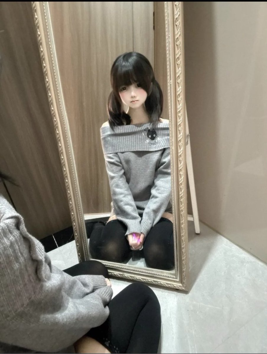 KCarter81821's tweet photo. 像我这样普通的女生  
你还会愿意喜欢我吗？
#高中生 https://t.co/d1QRs1DcKk
