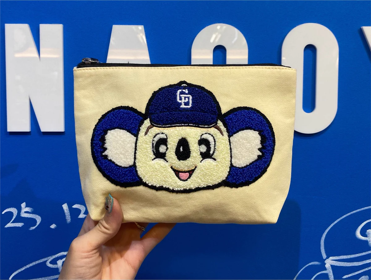 中日ドラゴンズ ドアラ さがら刺繍ポーチ ドラゴンズストア ナゴヤ en X: 