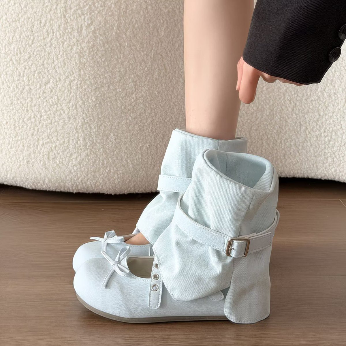 sharingoyi's tweet photo. [#oyipo] po ch flat boots shoes

💰 95.000 (bersih ch)

☆ avail in colors : blue | white | brown
☆ size : 35-40
☆ warp nya bisa di lepas pasang
☆ cek real pictures di thread

🗓️ close every thursday, 23.59
link go : https://t.co/m2QPLMeQde

🛫 est. sea cargo tax 55k (po 6-7 weeks)
❌ exc. adm shopee & packing

📍 dom surabaya

dm if you're interested <3