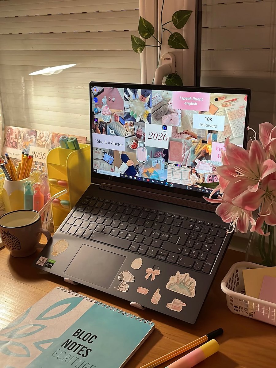 islaboards's tweet photo. my cozy study corner https://t.co/PJ5LPoGlQQ