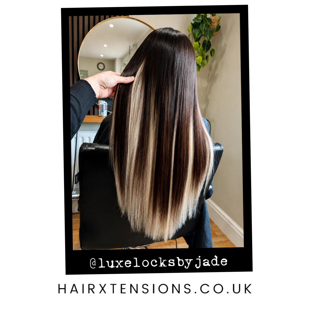 hair_xtensions's tweet photo. 𝓣𝓪𝓹𝓮𝓼 & 𝓦𝓮𝓪𝓿𝓮 𝓗𝔂𝓫𝓲𝓻𝓭 ✨
Beautifully installed by @luxelocksbyjade 🤎
Hair: HairX Tapes & Weft
Length: 22" / 56 cm
Colour: Dark Brown & Platinum
🛍️ https://t.co/s6Bajcv3L4
#HairExtensions #HairWeaves #Tapes #Weaves #HairXtensions https://t.co/HoBedB1ff5