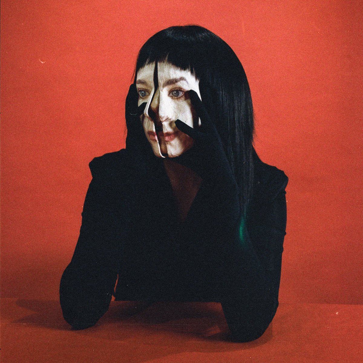 feirinhavinil's tweet photo. girl with no face álbum imaculado perfeito zero skips com músicas transcendentais  

weird world hit eterno
galina soty 
black eye apoteótica 
off with her tits música intocável 
you slept on me hino das fodonas
truly dreams fechamento histórico
bon voyage bonus track mais do q perfeita