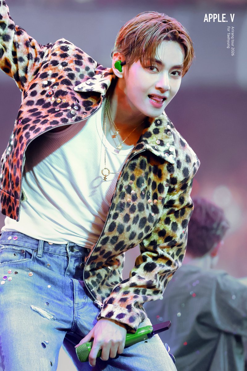 APPLE_V_KR's tweet photo. 260717
ARIRANG WORLD TOUR IN PARIS DAY 1
태형이🐯
#TAEHYUNG #BTSV #BTS_WORLDTOUR_PARIS https://t.co/xLTqpa1jGc