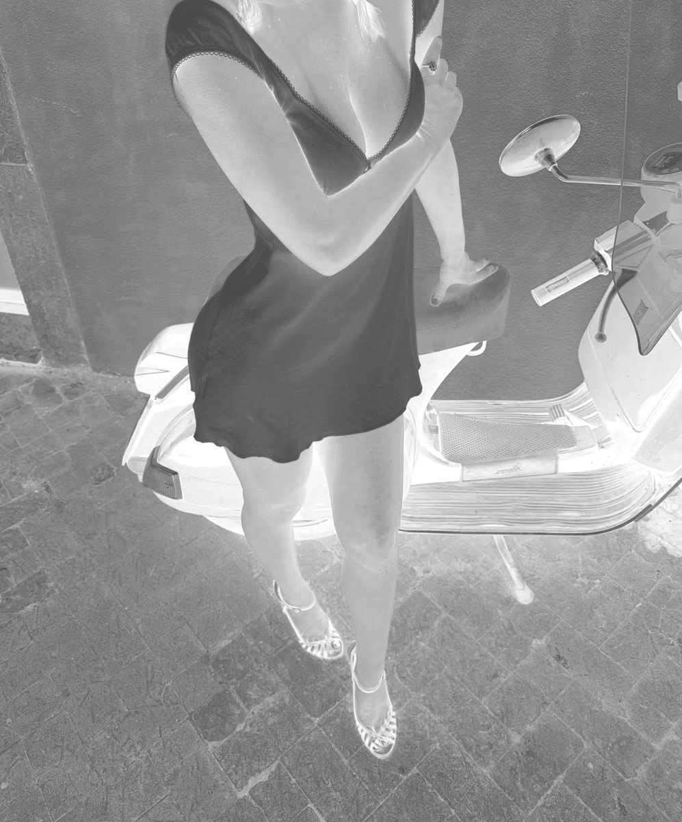 FmdTeacher's tweet photo. segszi srĕda! 🥰
#teachersatnight #blackandwhite #teacher #teacherlife #filterfun #datenight https://t.co/dUHCp3oFIy