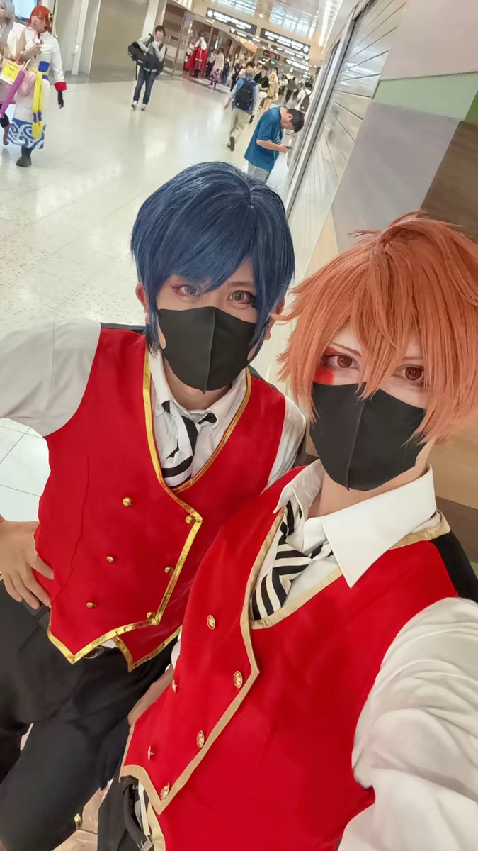 poponnu321's tweet photo. ←去年のコスサミ
　　　　　　　　　　　　　　　今年のコスサミ→ https://t.co/k16PVwjcSV