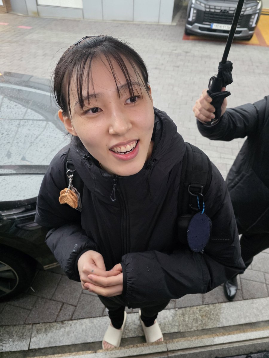 vi2clswer's tweet photo. 이에로사이다어딧냐고 물어볼거같은 이선우 https://t.co/NcF2luC6VR