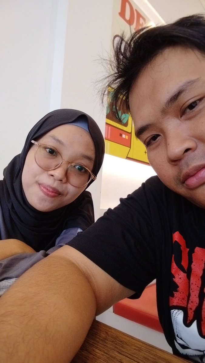 dewe_lah's tweet photo. Kebanyakan drama🎬 😘😘😘 https://t.co/aXjkeh4ooe