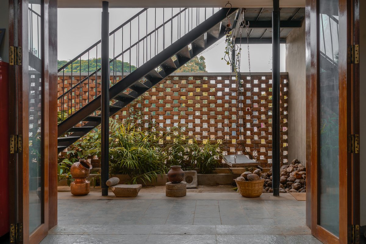 Architizer's tweet photo. #ProjectOfTheDay: SITH Villa by Aagaram Architects
Traditional building techniques shape this home, where rammed earth walls, brick jali screens, and domes provide natural cooling.
📍 Vellore, India
Details: https://t.co/7X2aOZX3qD https://t.co/xzmKrX5E6i