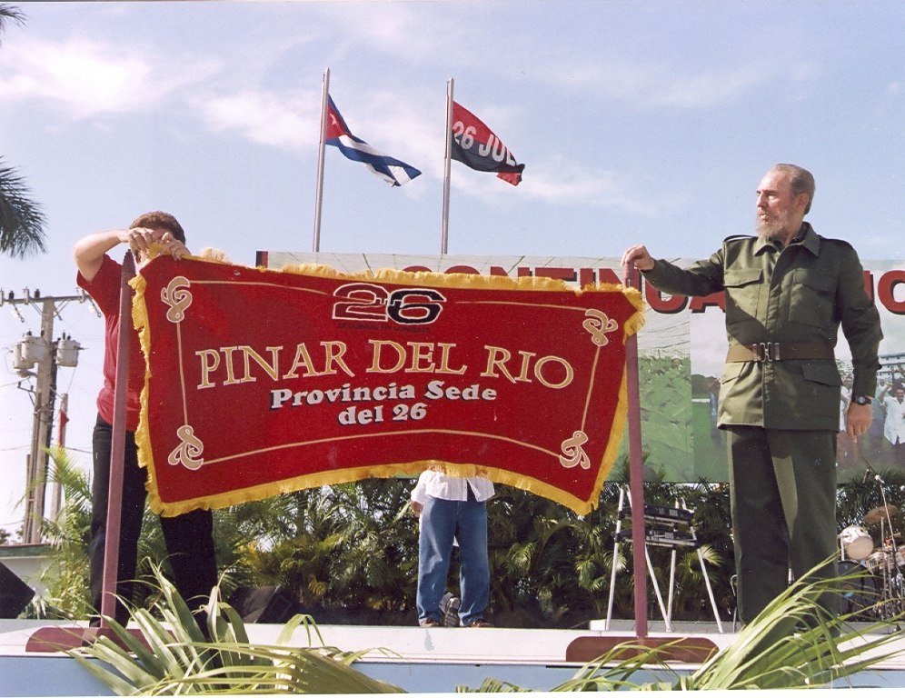 FSoldadodeIdeas's tweet photo. #FidelCastro pronuncia discurso central en el acto por el aniversario 47 del Asalto a los Cuarteles Moncada y Carlos Manuel de Céspedes, en la provincia de Pinar del Río, el 5 de agosto de 2000.

https://t.co/tmKApfuF0Q
#100AñosConFidel #Cuba 
#RevoluciónCubana https://t.co/IJ6EdvUaWO
