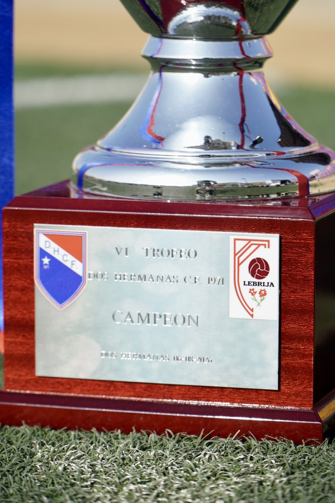 _Doshermanascf's tweet photo. 🏆 ¡Mañana disputamos nuestro VI Trofeo Dos Hermanas CF 1971! 🔴🔵

La copa ya está preparada. Solo falta que ruede el balón en el Miguel Román.

🆚 CA Antoniano
🏆 VI Trofeo Dos Hermanas CF 1971
📅 Jueves, 6 de agosto
🕣 20:30h
🏟️ Estadio Miguel Román https://t.co/NgMWMAHueF