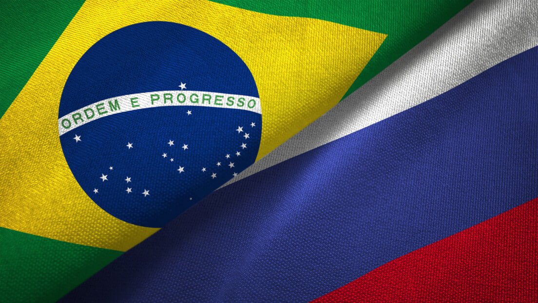 rtnoticias_br's tweet photo. 🇷🇺🤝🇧🇷 Rússia oferece TECNOLOGIAS NUCLEARES ao Brasil durante visita de assessor de Putin

Os interlocutores discutiram temas atuais da cooperação russo-brasileira, com atenção especial a questões de segurança internacional.

Detalhes ➡️ https://t.co/VAK3lUJslC https://t.co/CZKqyOgDNx