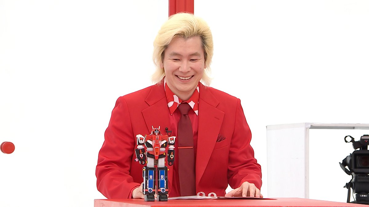 bstbs6's tweet photo. ⏰明日8/6(木)よる9時
「#X年後の関係者たち
　あのムーブメントの舞台裏」
👤MC：カズレーザー　🔍立会人：たきうえ (流れ星☆)

【超合金】
懐かしい超合金が続々登場✨
玩具界に革命を起こした超合金の開発の裏側、
時代を超えて愛され続ける理由とは👀

👇TVer配信は8/7(金)正午～
https://t.co/qYSRx5SyHE

@x_bstbs