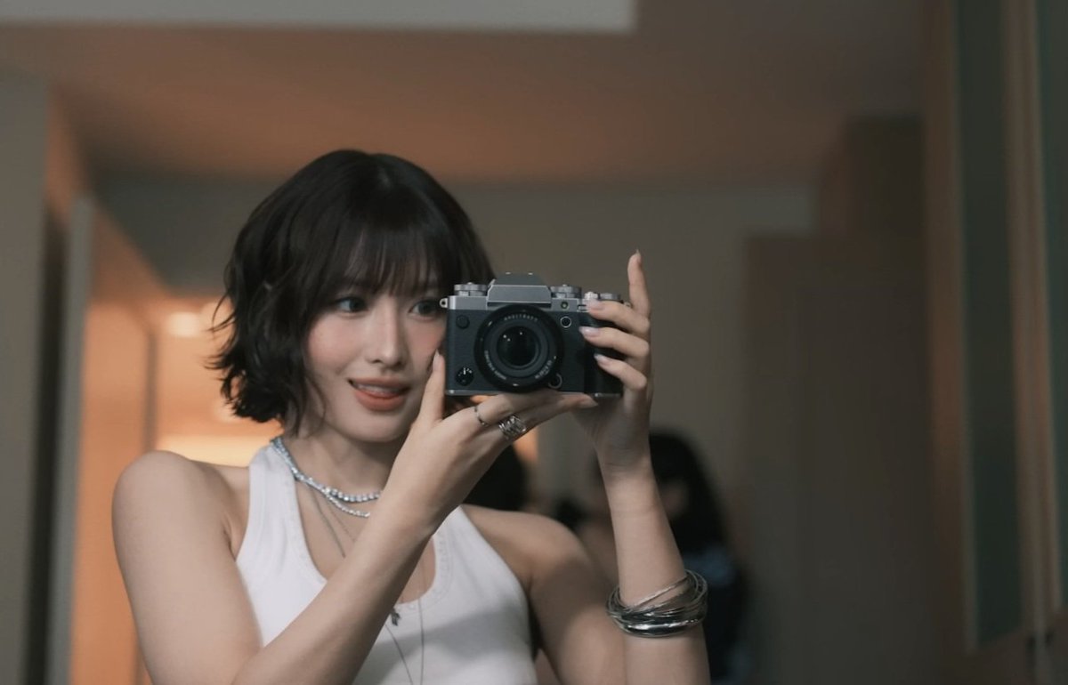 momotionary tweet picture