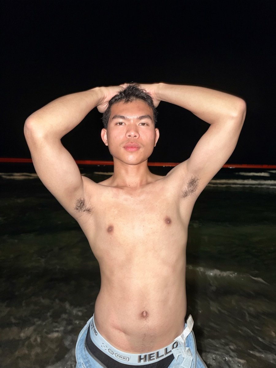 KasaThor123's tweet photo. 💦🌊 https://t.co/bYYbVZVw7j