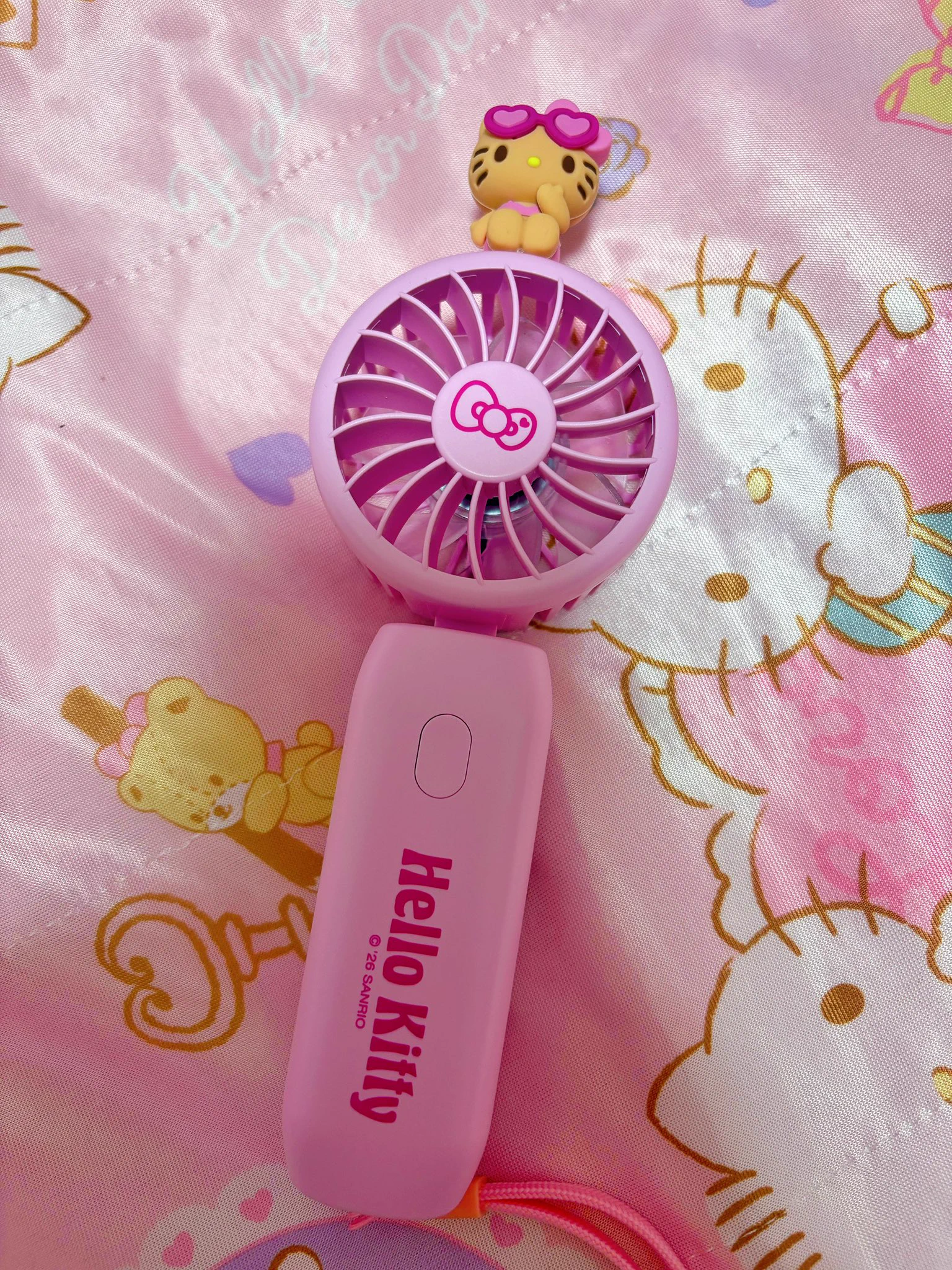 日焼けキティちゃん扇風機 キティちゃんクーラーボックスとまとめて売ります 優香🎀🍎 on X: 