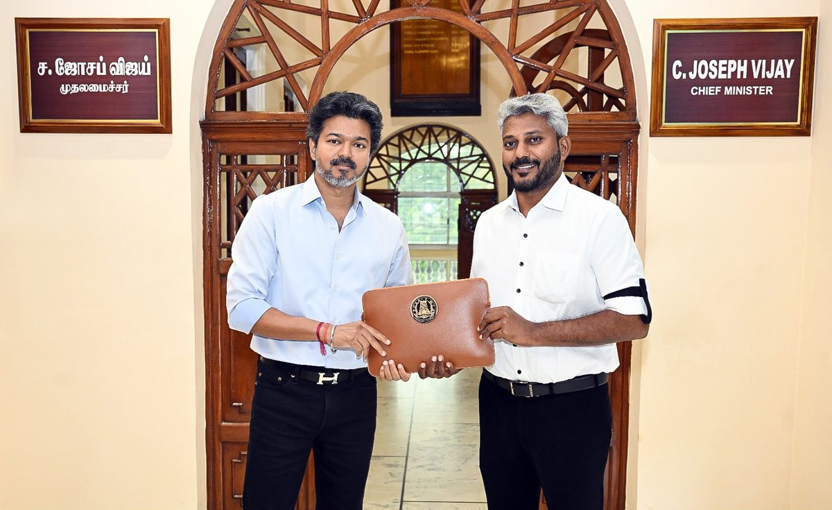 MarieWilson_TVK's tweet photo. மாண்புமிகு தமிழ்நாடு முதலமைச்சர் திரு. ச. ஜோசப் விஜய் அவர்களை தலைமைச் செயலகத்தில், தமிழ்நாடு அரசின் 2026–2027 ஆம் ஆண்டிற்கான திருத்திய நிதிநிலை அறிக்கையை தமிழ்நாடு சட்டமன்றப் பேரவையில் தாக்கல் செய்வதற்கு முன்பாக சந்தித்து வாழ்த்துப் பெற்றேன்.

@CMOTamilnadu @TVKVijayHQ 

#TNBudget2026 #TVK #CMVijay #TNGovt #TNAssembly #NMarieWilson