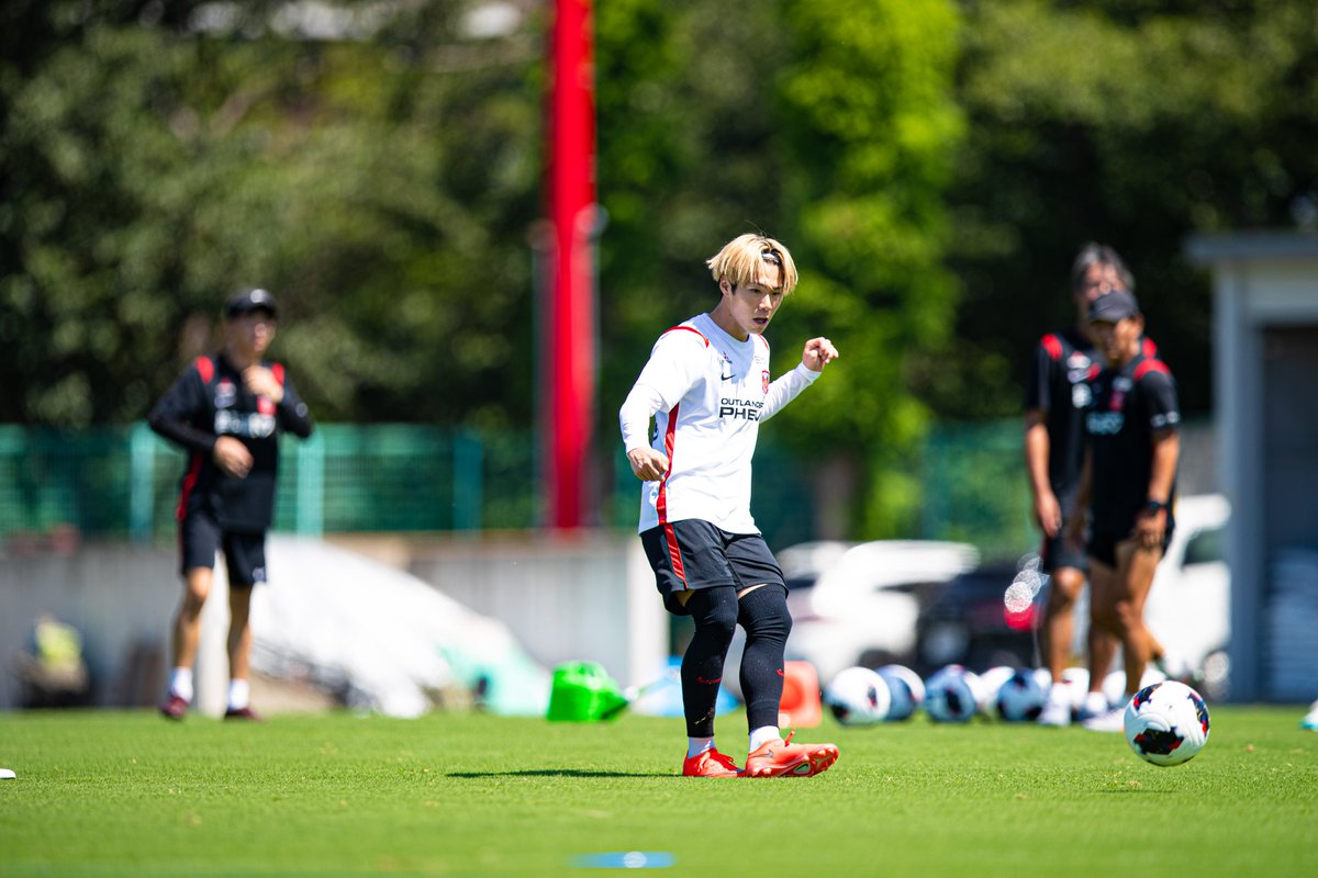 REDSOFFICIAL's tweet photo. ♦️𝟐𝟎𝟐𝟔/𝟐𝟕 𝙊𝙋𝙀𝙉𝙄𝙉𝙂 𝙈𝘼𝙏𝘾𝙃♦️
開幕戦 G大阪戦まで、あと2日。

トレーニングの様子は #REDLife で📷
https://t.co/uKU4Efl4mb

𝙉𝙀𝙓𝙏 𝙈𝘼𝙏𝘾𝙃
2026/27明治安田J1リーグ
第1節
vs G大阪
🗓️8/7(金)
🕢19:30
📍パナソニック スタジアム 吹田

#UrawaRedDiamonds #urawareds #浦和レッズ
#Jリーグ
