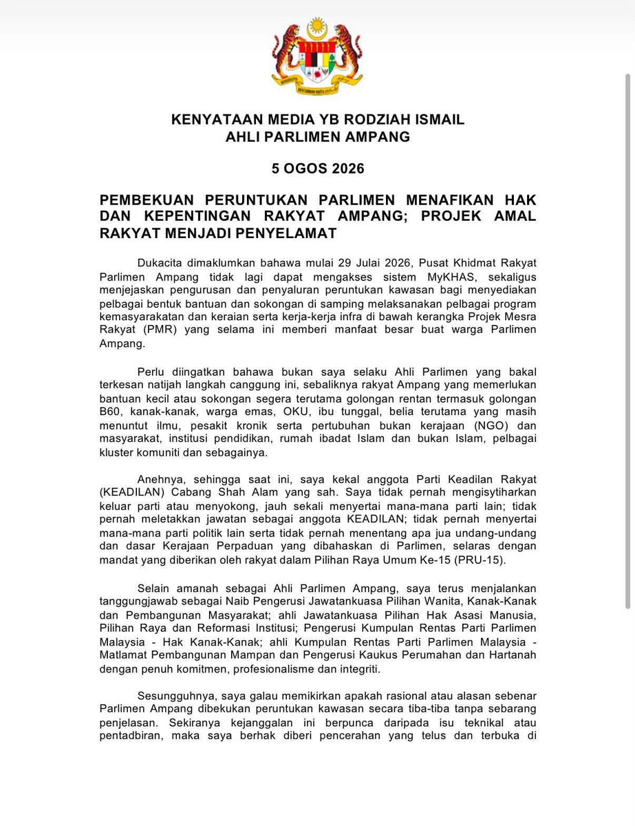 Tok_Hang67's tweet photo. Tudia Terbaik la Anwar Ibrahim Bapa Reformati.  

Tang geng sendiri bukan main zalim ya anwar ni. 
Tapi bab UMNO/BN duk tutuh PH Siang dan Malam senyap seribu bahasa.  

Haa elok la ghuyup berjemaah. 
Celaka MADANI 💩 https://t.co/XE5eFJlsGs