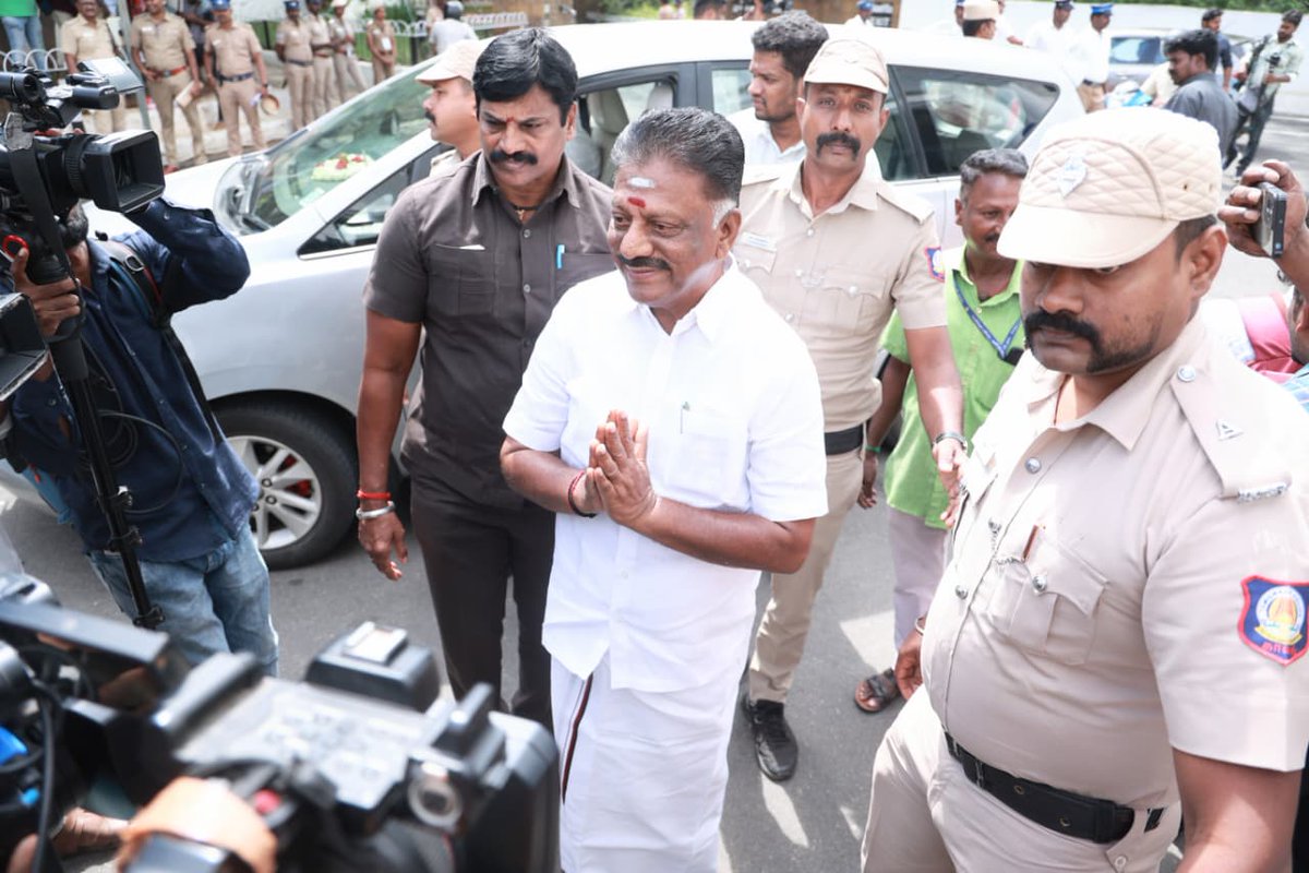 OPS_DMK's tweet photo. சட்டமன்றத்திற்கு ஐயா ஓபிஎஸ் வருகை  

#TNBudget2026 #TNAssembly #OPS #OPanneerselvam #DMK #MudhalvanOPS https://t.co/XMvWHLxA94